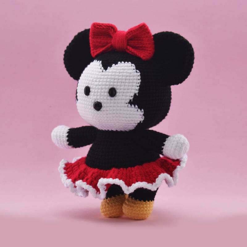 Minnie Mouse - Mundo Fantástico - Enfibras Amigurumis