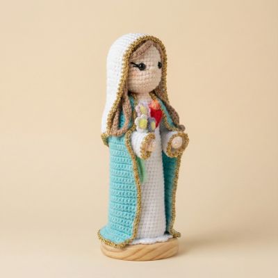Virgencita del Inmaculado Corazón tejida a mano | EnFibras