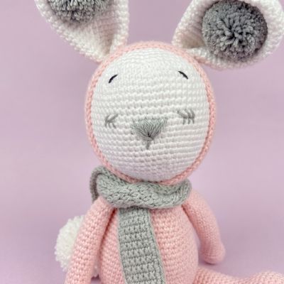 Elsa Dormilona - Muñeca Amigurumi Tejida a Mano | EnFibras