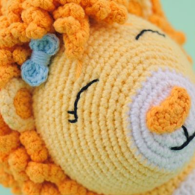 Lily Leona - Muñeca Amigurumi Tejida a Mano | EnFibras