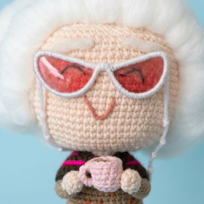 Muñeca Nostalgia Abuelita Amigurumi Tejida a Mano | EnFibras