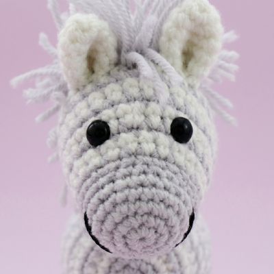 Zebra Zelda Amigurumi - Muñeco Tejido a Mano | EnFibras