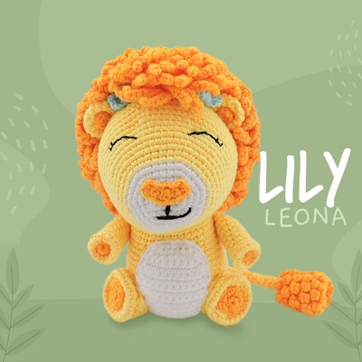 La pequeña Lily es una leona única, con una melena frondosa y crespa que la ha convertido en la más famosa y bella de la selva.Encuéntranos en www.enfibras.com ❤️ para ver todos nuestros productos.#enfibras #amigurumi #pattern #crochet #toy #leontoy #leoncrochet